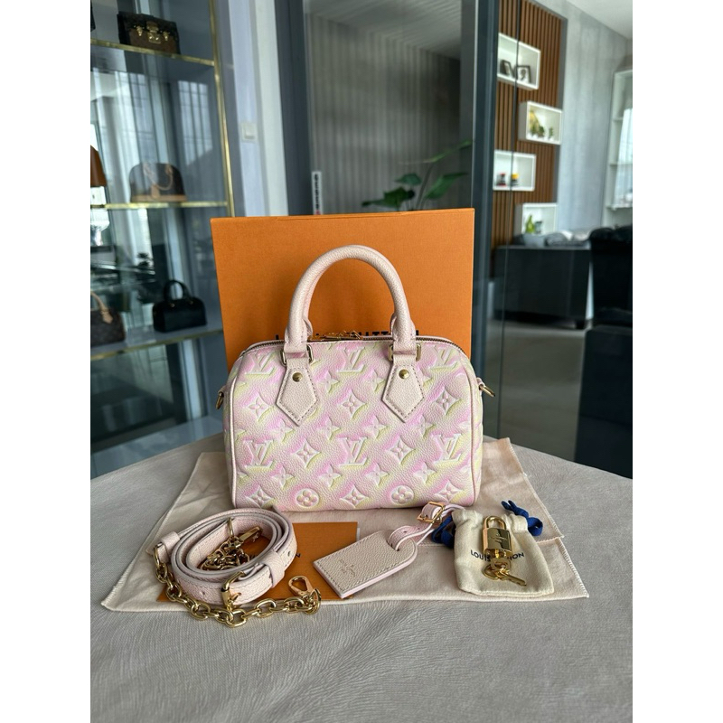 IDR 30.500.000 - Very rare LV Bandou 20 empreinte stardust 2022 (excellent with box, db, rec)