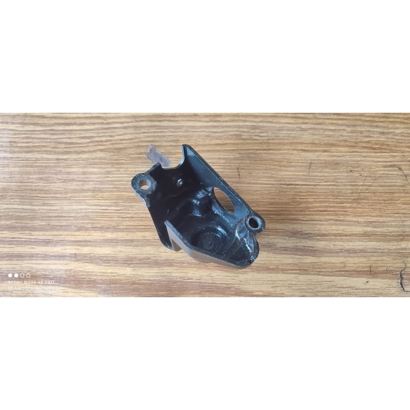 Cover pompa oli Yamaha v80 original/tutup pompa oli Yamaha v80 original