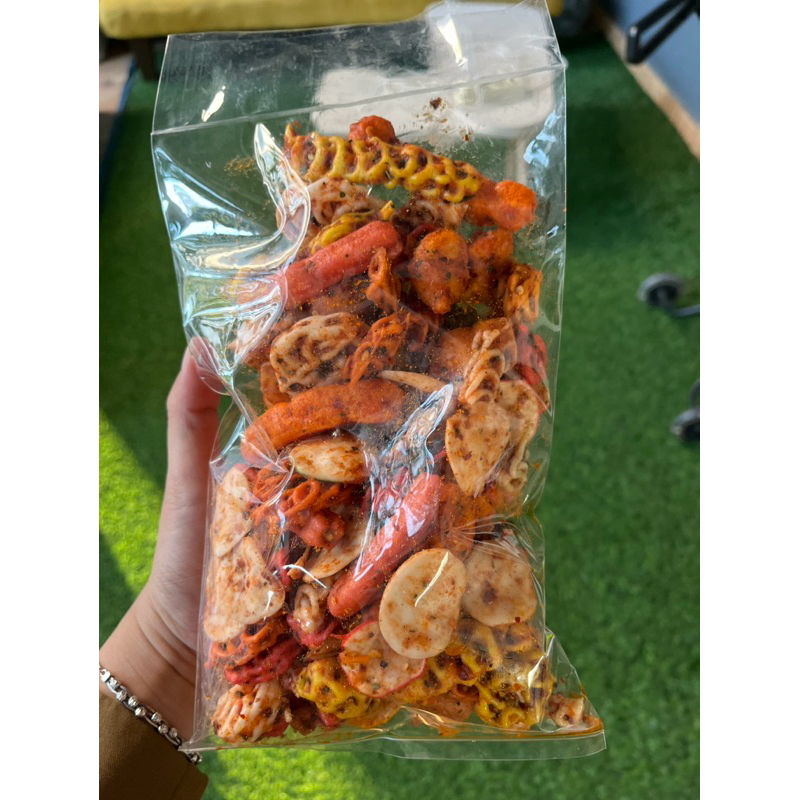 

KERUPUK KERIPIK SEBLAK CAMPUR MIX PEDAS KENCUR 250 gr