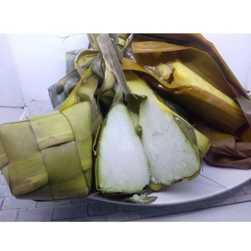 

KETUPAT MATANG KUPAT ASAK LEBARAN ASLI BLOK BANDUNG [MINIMAL ORDER 10] [PO 1 HARI]