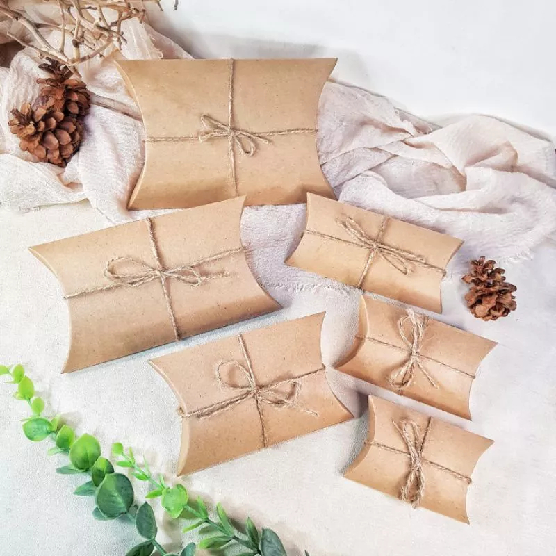 

Pillow Box Packaging for Scarf and Souvenir - Kraft Pillow Box