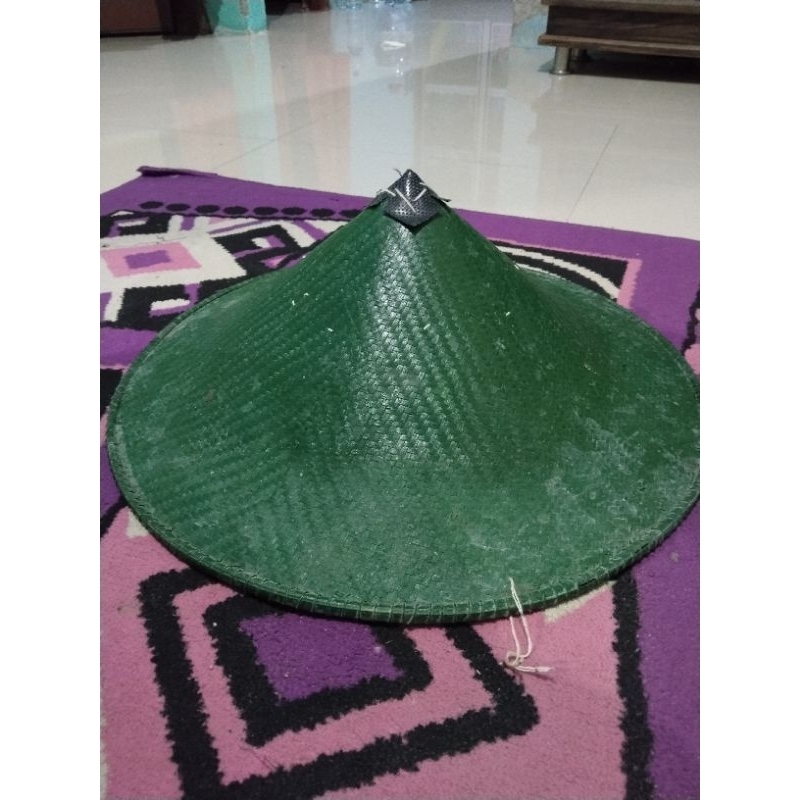 caping, capil terbuat dari anyaman bambu
