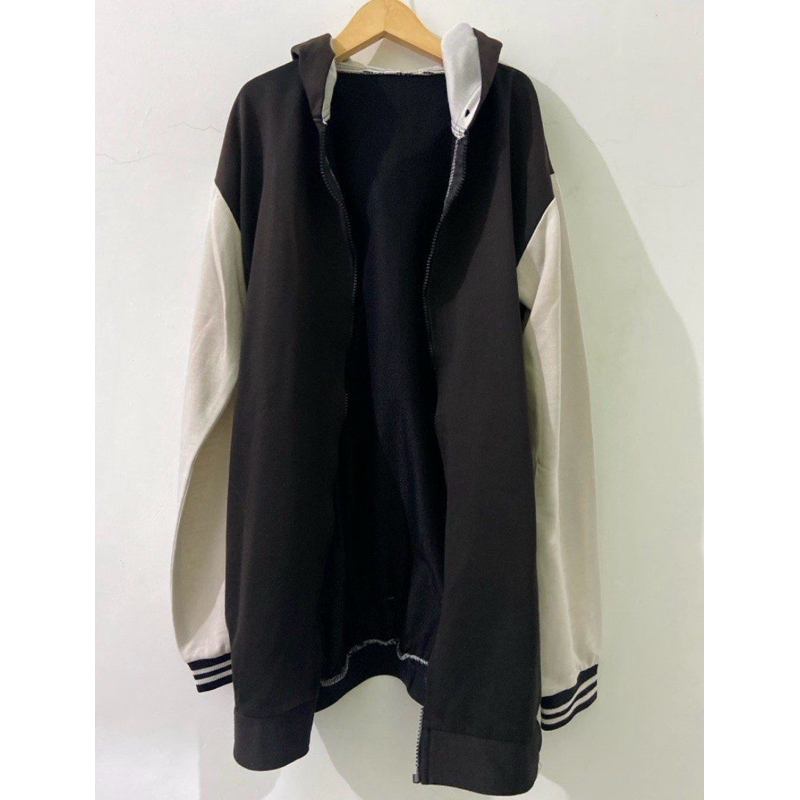HOODIE BLACK WHITE JACKET
