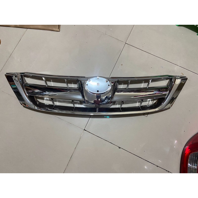 Grill innova 2005 2007 chrome