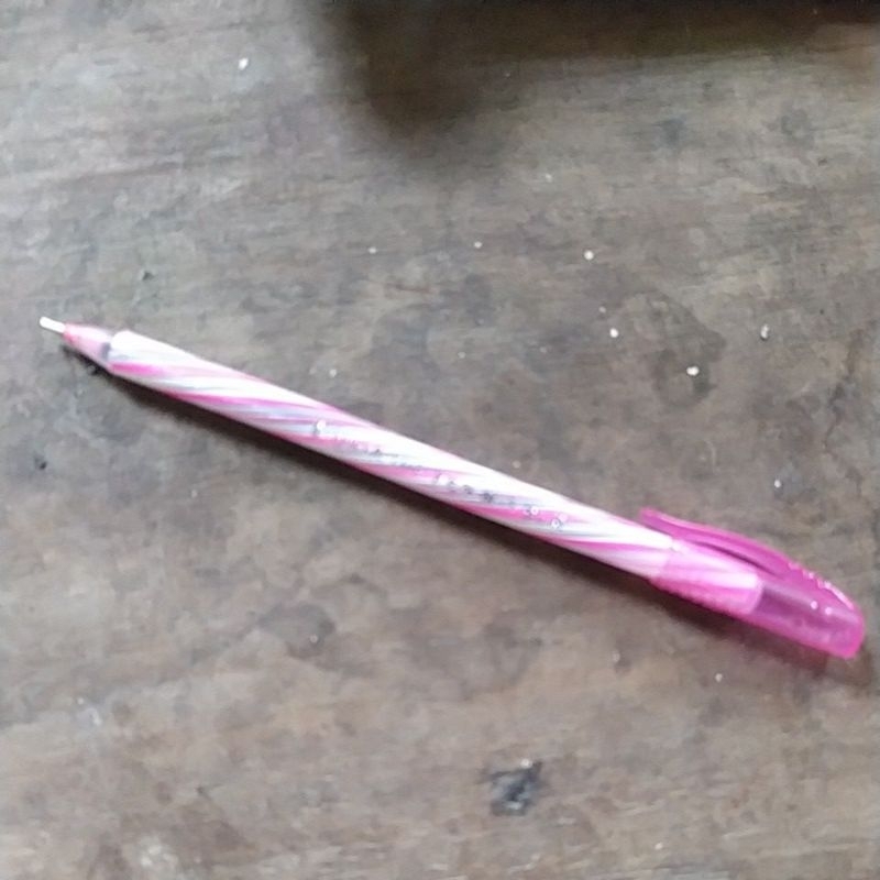 

Pulpen alat tulis kantor sekolah