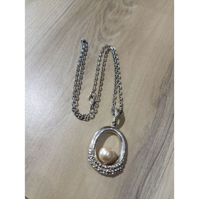 Kalung Liontin Bulat Mutiara