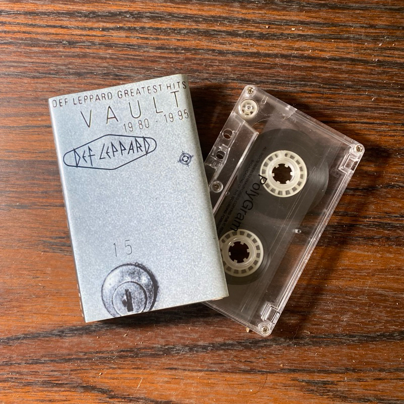 KASET PITA VAULT: DEF LEPPARD GREATEST HITS (1980-1995) limited edition