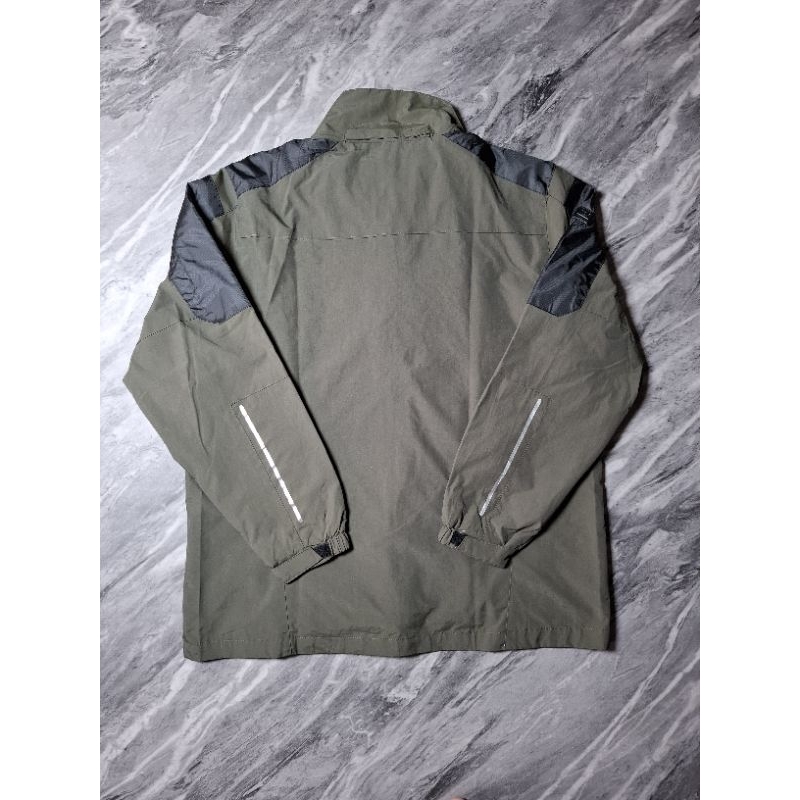 Jaket Windbreaker T•BUC Second Branded