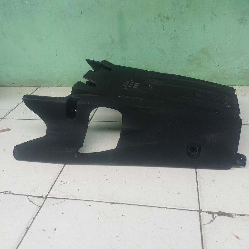 Dek Bodi bawah kolong Vario Techno 110 karbu original ( copotan )
