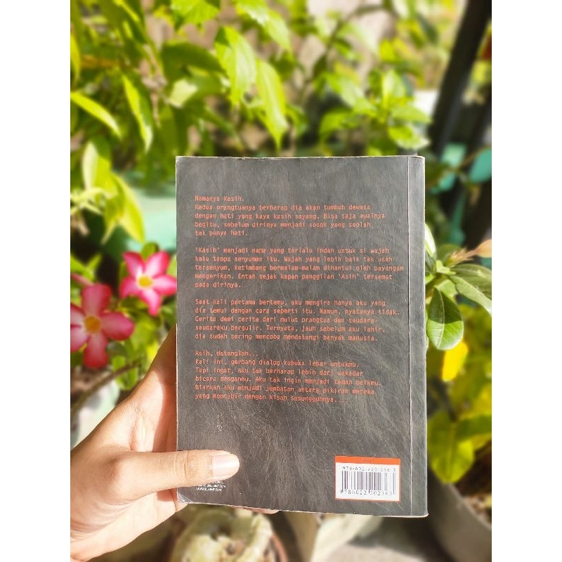 Preloved Novel "Asih" Risa Saraswati