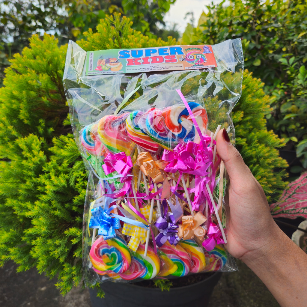 

PERMEN LOLIPOP PELANGI SUPER KIDS BERHADIAH ISI 20 (Langsung dari pabriknya). Cek deskripsi yaa.