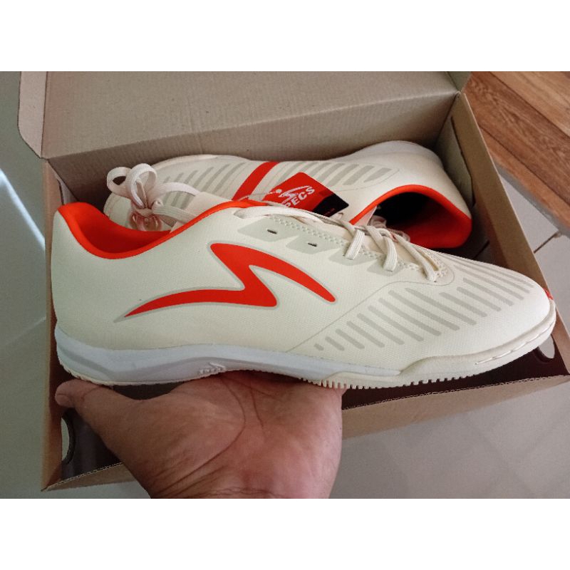 sepatu futsal specs swervo hydra size 41
