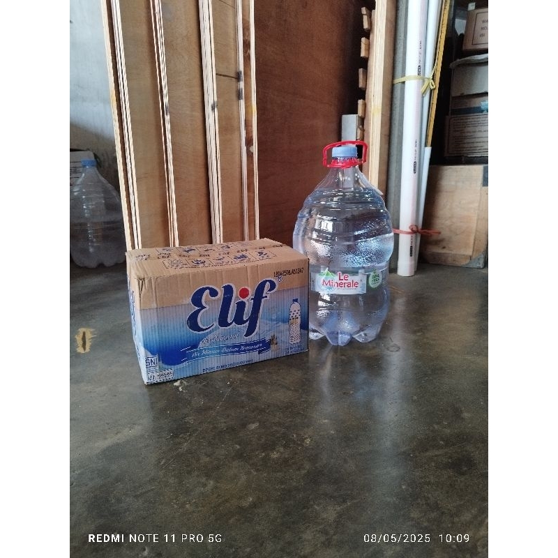 

Paket 1 galon air leminerale 15 liter + 1 dus air mineral Elif 600 ml