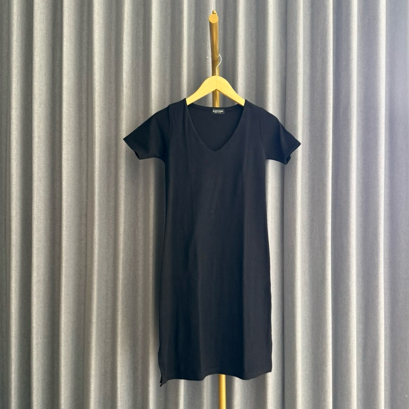 𝙋𝙍𝙀𝙇𝙊𝙑𝙀𝘿 Gi-ants Shop Black Basic Knit V-Neck Short Sleeve Midi Dress Rajut Fashion Wanita