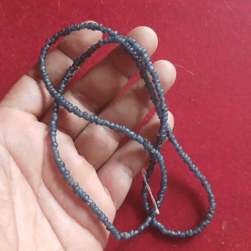 Koleksi Kalung Manik Monte KUNO Temuan Galian Tanah