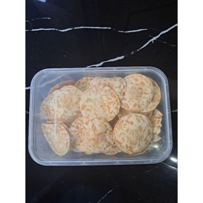 

keripik tempe kemasan taperwer berat 150 gram rasa balado