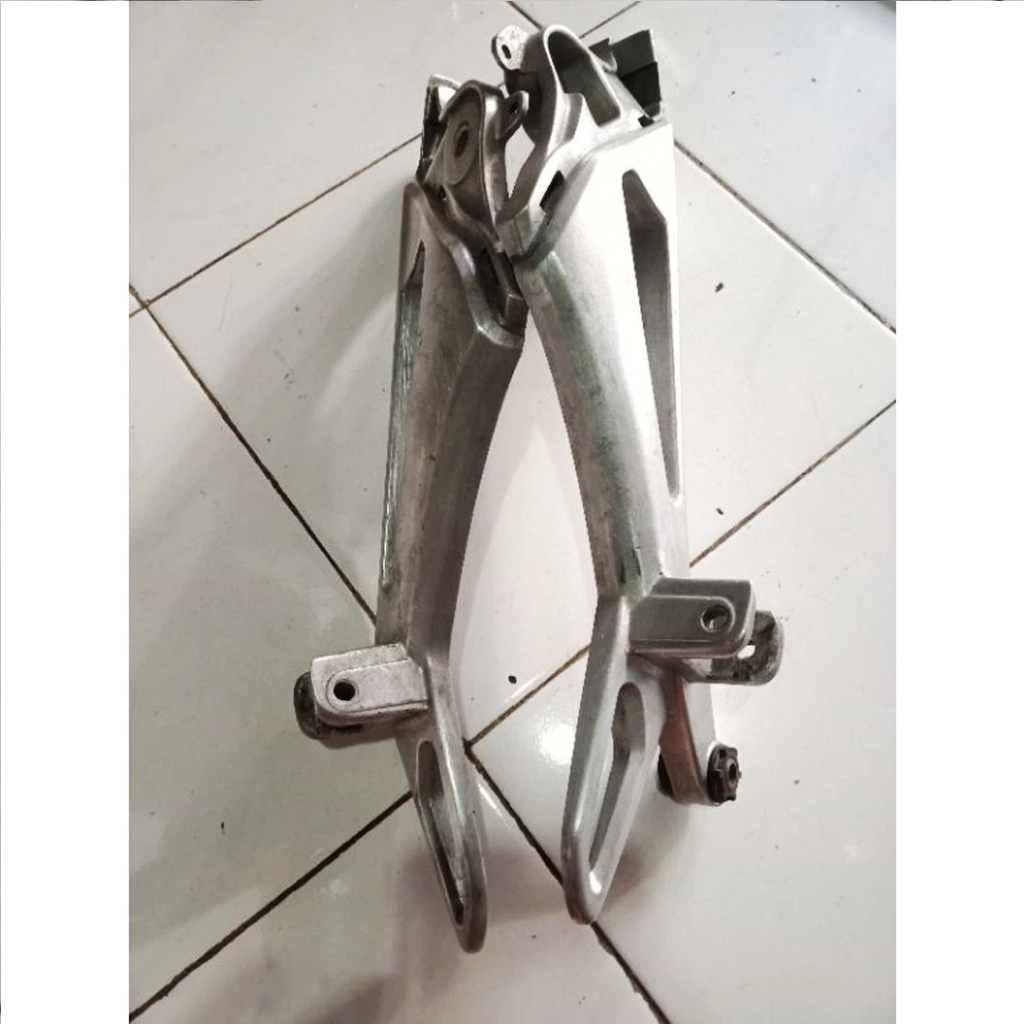 Postep Footstep Pijakan Kaki Belakang Honda Supra X 125 Lama Original