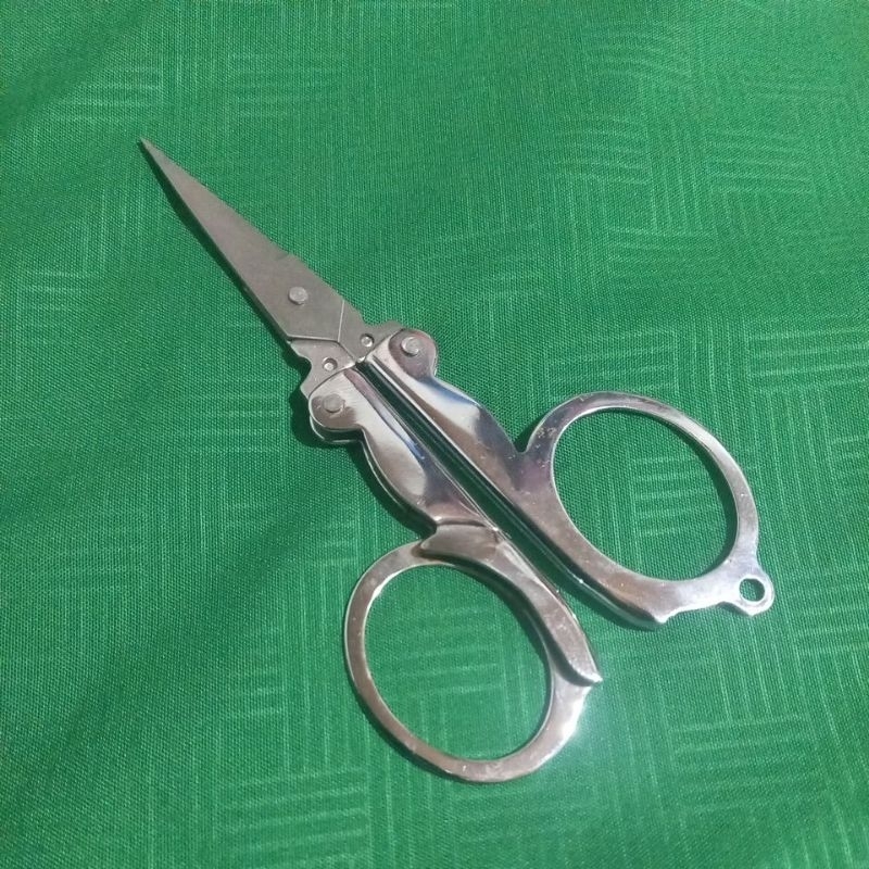 

Gunting Besi Lipat Besar Panjang 12cm