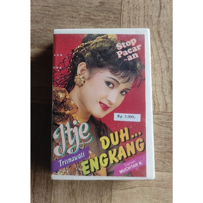 kaset pita ITJE TRISNAWATI "duh engkang"
