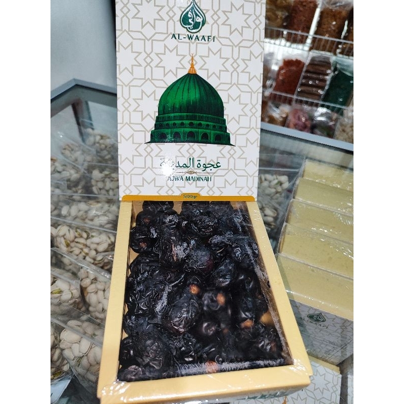 

Kurma ajwa Al wafi kemasan 500gram
