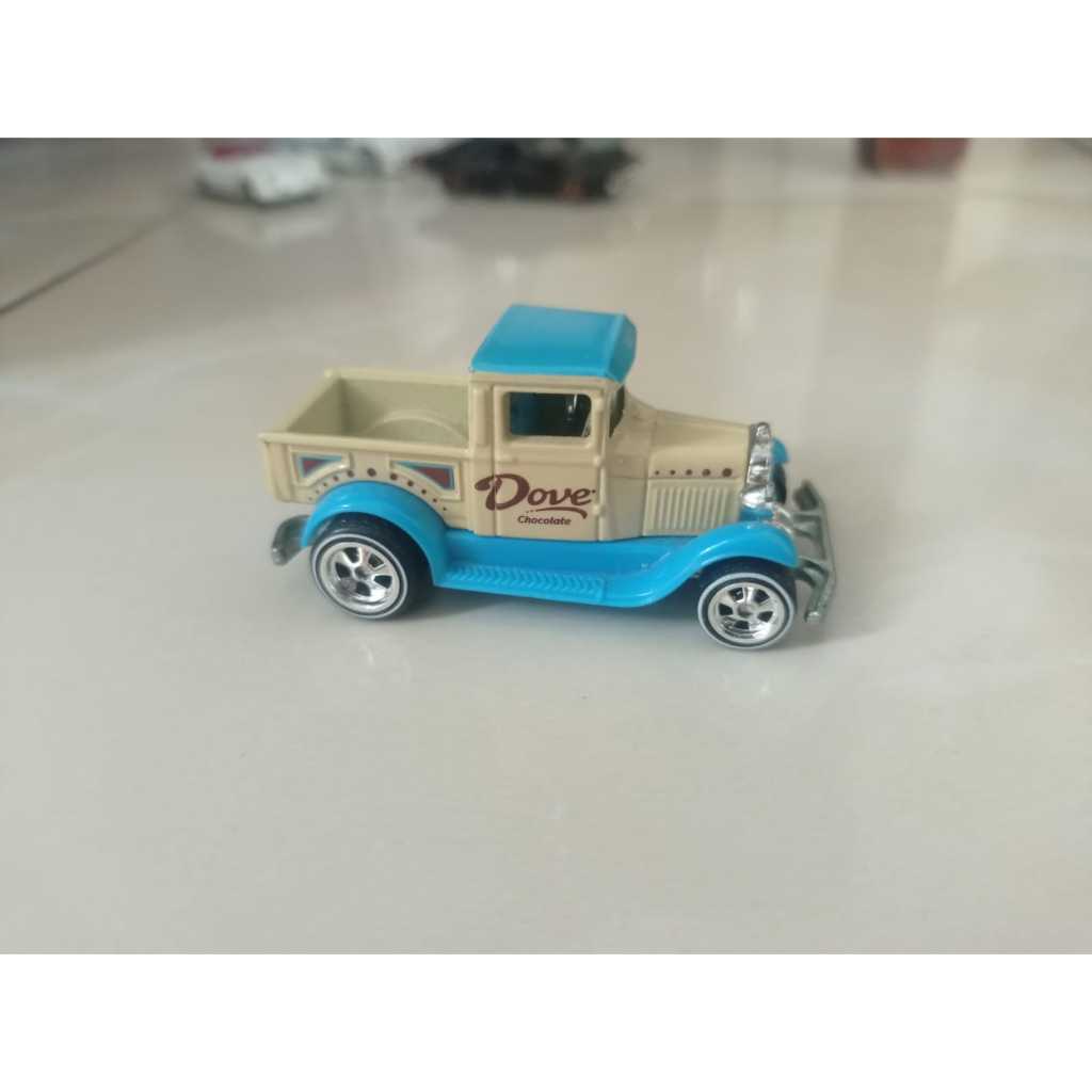 Hotwheels premium ban karet 29 ford pickup dove loose
