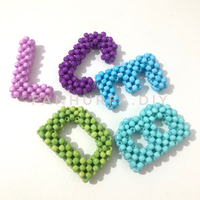 KEYCHAIN INISIAL HURUF GANTUNGAN KUNCI ALFABETH GANTUNGAN KUNCI MANIK-MANIK BEADS HURUF INISIAL