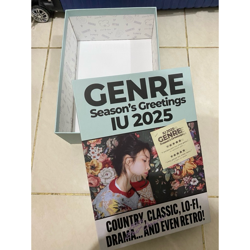 

IU SEASONS GREETINGS 2025 OFFICIAL BIG BOX (VERY RARE)