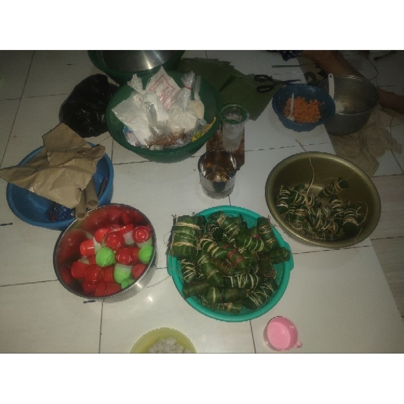 

Bongko/ Buras Isi Ocom + Sayur