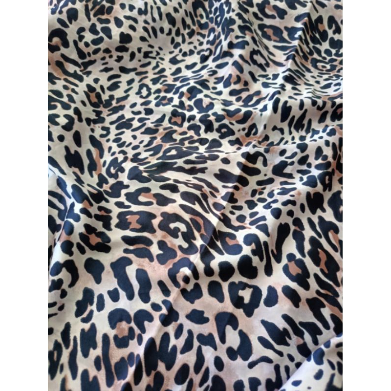 kain silk satin sutra motif macan tutul