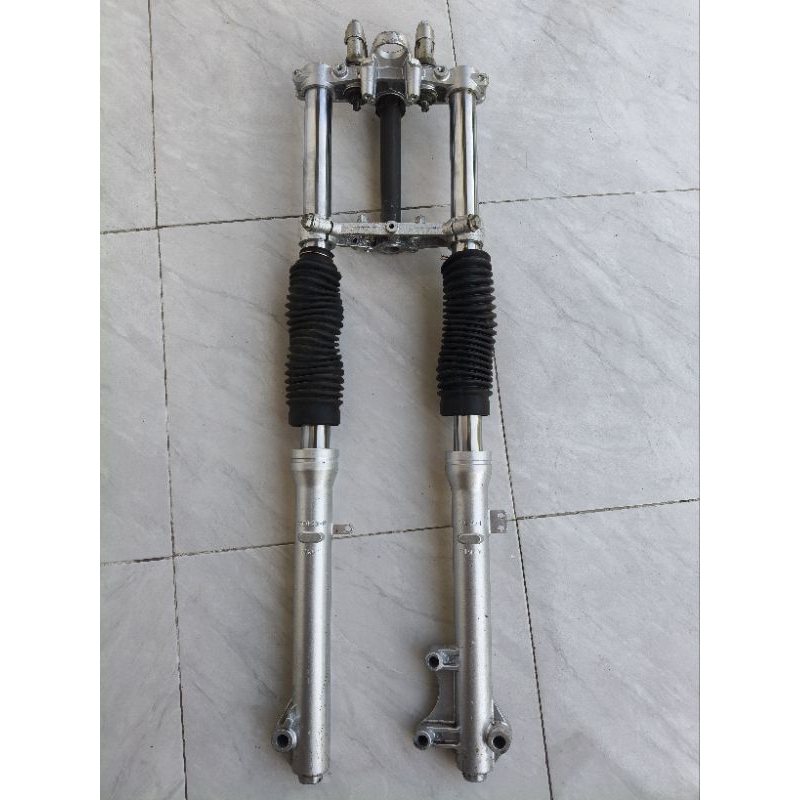 shock depan Kawasaki klx 150cc  import KW 2 shock Kawasaki KLX  barang masih bagus ORI kw 2 Thailand