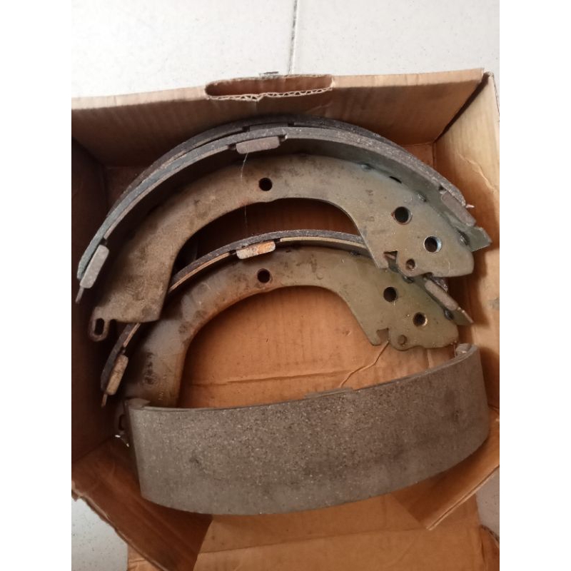 SEPATU REM BELAKANG L200