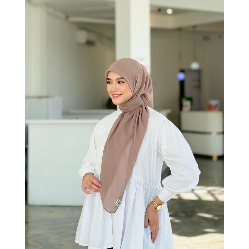 Aulia Hijab | Hijab Potton Series Jahit Tepi | Hijab Segi Empat Polos Bellasquare