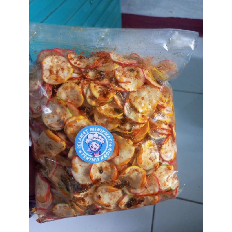 

Kerupuk seblak gurih dengan wangi daun jeruk