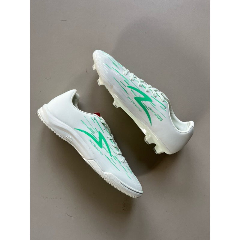 Specs Accelerator LightSpeed Reborn In FG