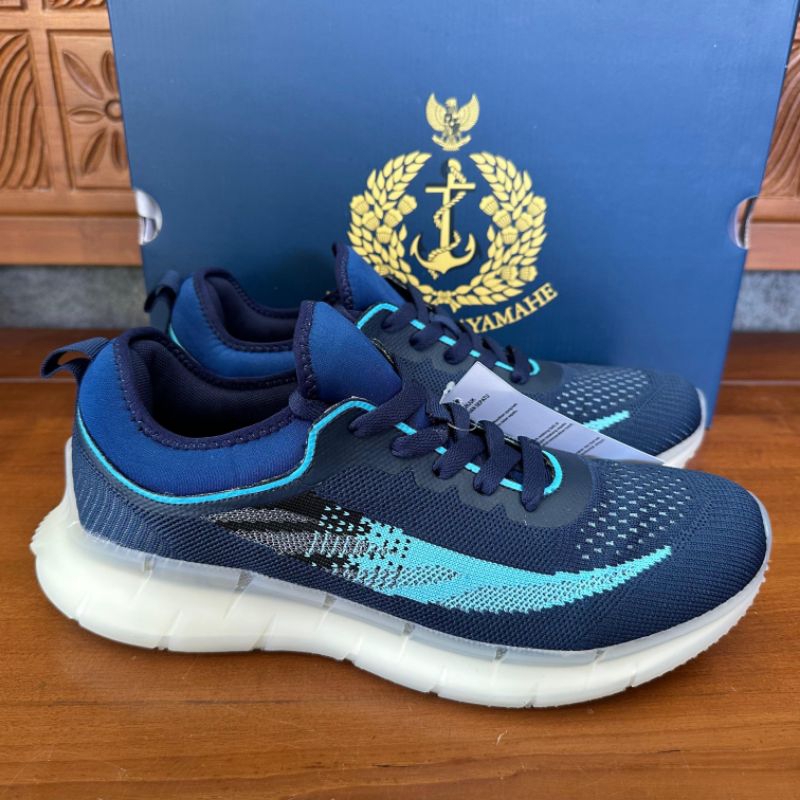 SEPATU OLAHRAGA TNI-AL.