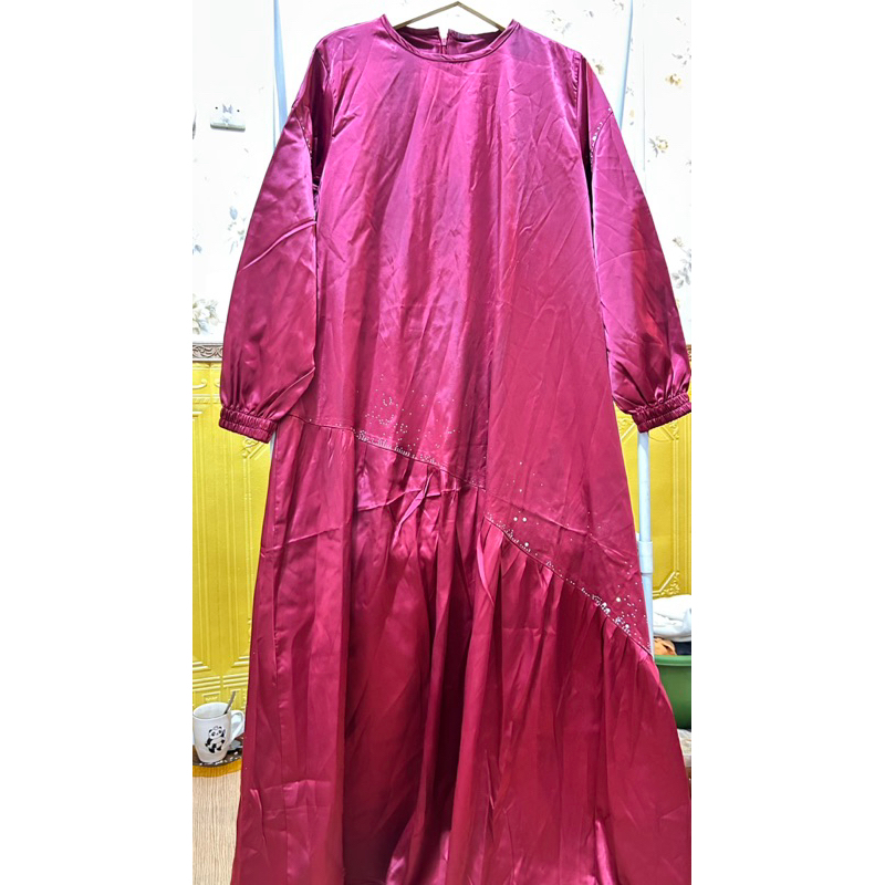 Preloved gamis satin premium maroon