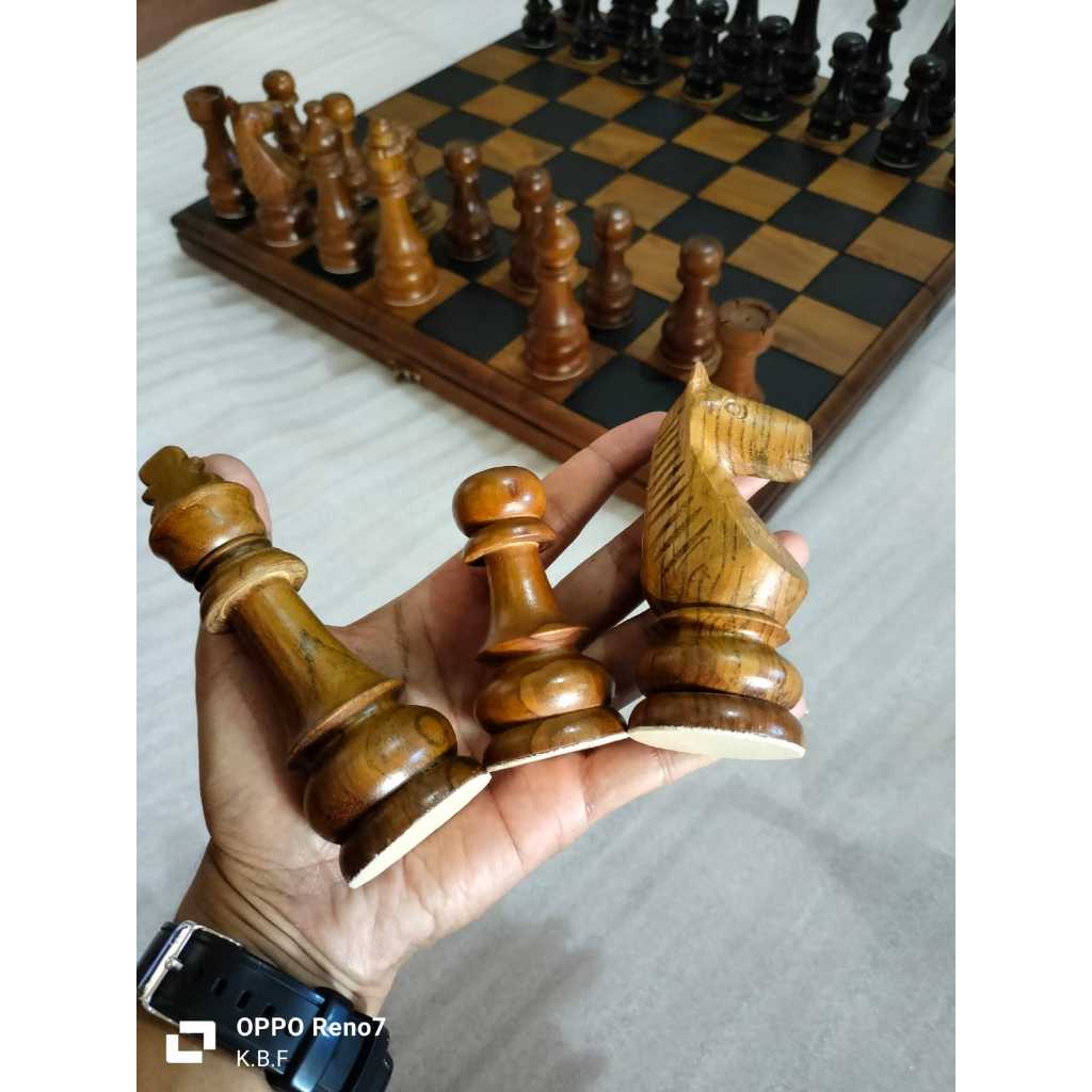 Set papan catur premium dari kayu jati