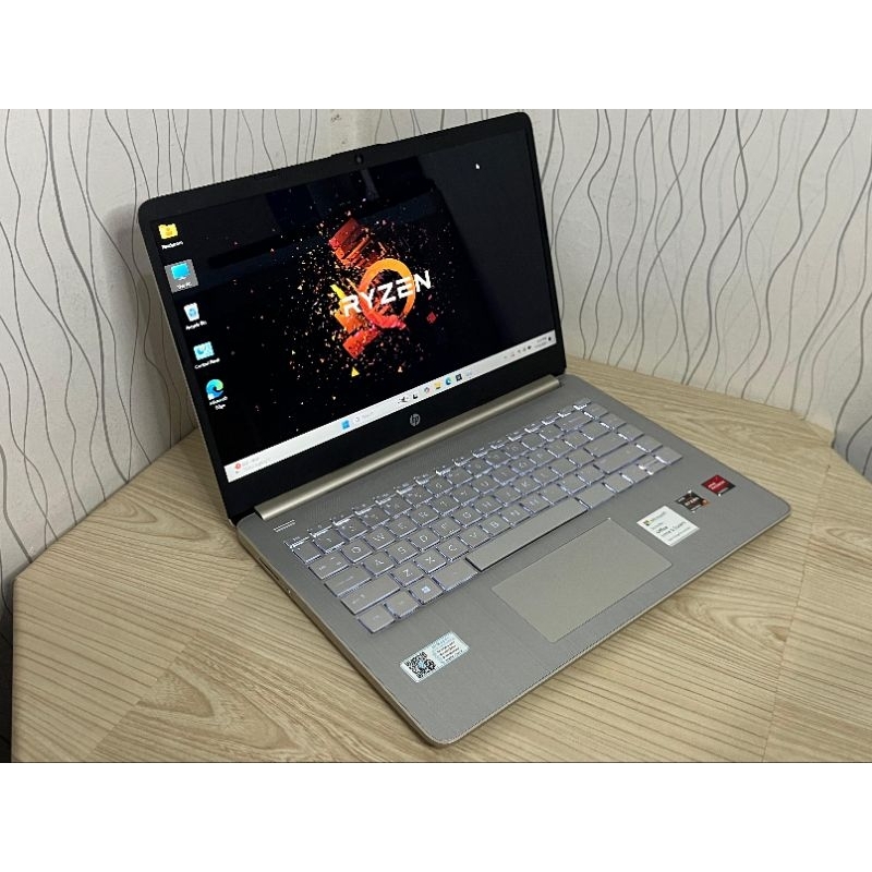 HP 14S-FQ1037AU AMD RYZEN 7 5700U RAM 8GB/SSD 512GB