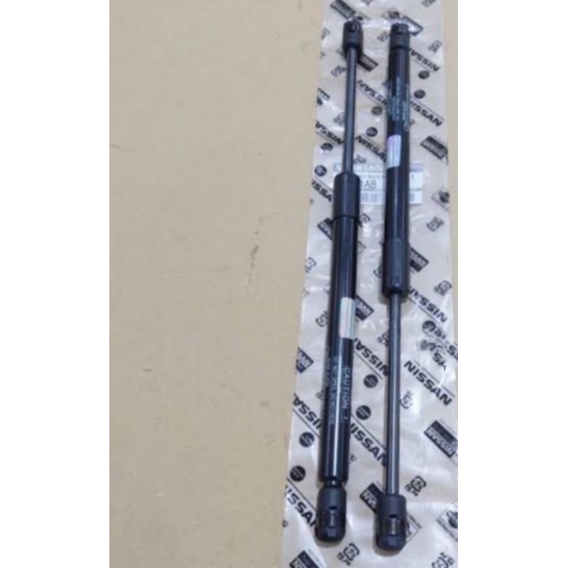 Shock bagasi pintu belakang hidrolik bagasi mobil Datsun Go