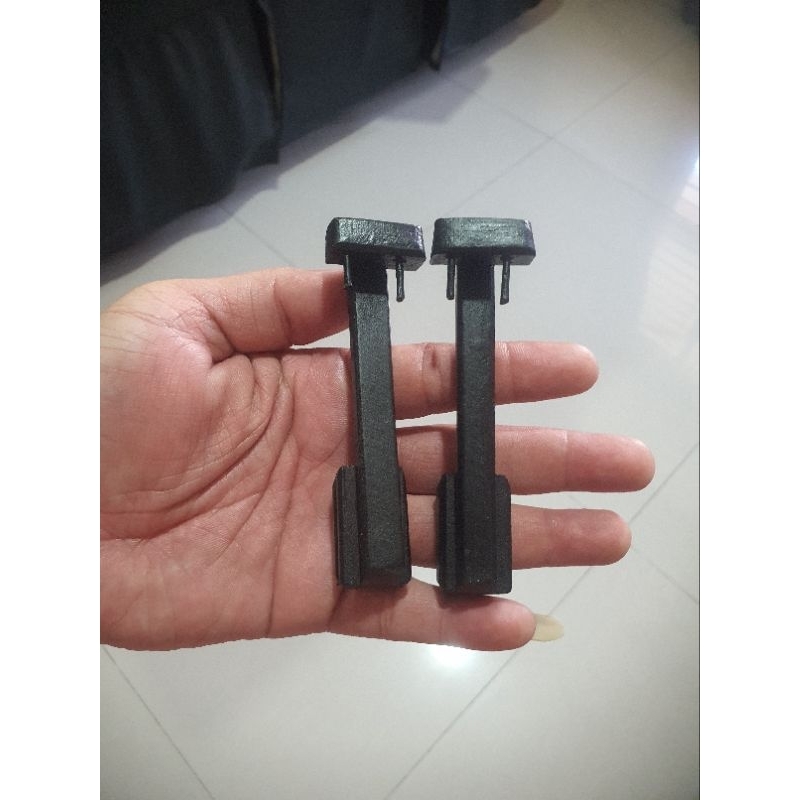 HOLDER PAKAN BRANJANGAN 10CM WARNA HITAM