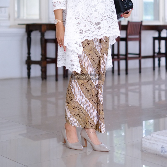 Jarik Instan Wiru - Jarik Plisket Bawahan Kebaya Motif Lereng Kusuma by Kanca Sinden