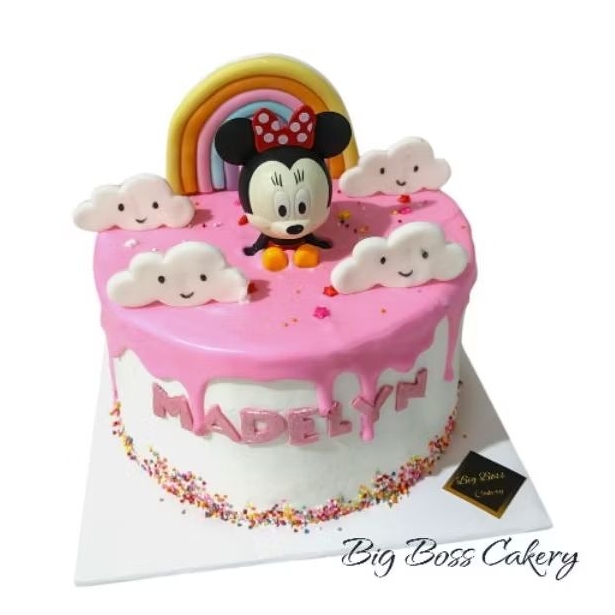

MINNIE MOUSE CAKE WITH TOYS