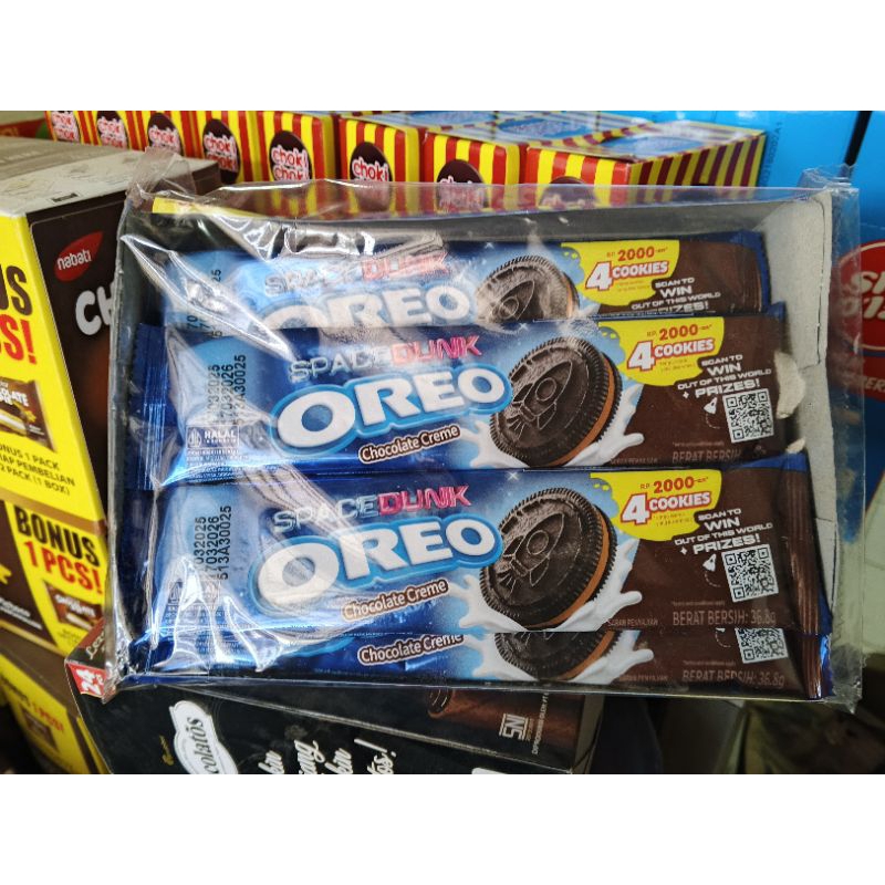 

Oreo Biskuit Sandwich 2000 Box Cokelat/Vanilla [isi 12pcs @36.8gr]