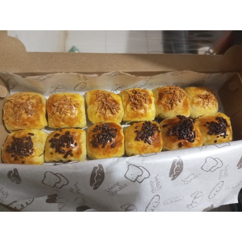 

bolen pisang coklat dan keju isi 10