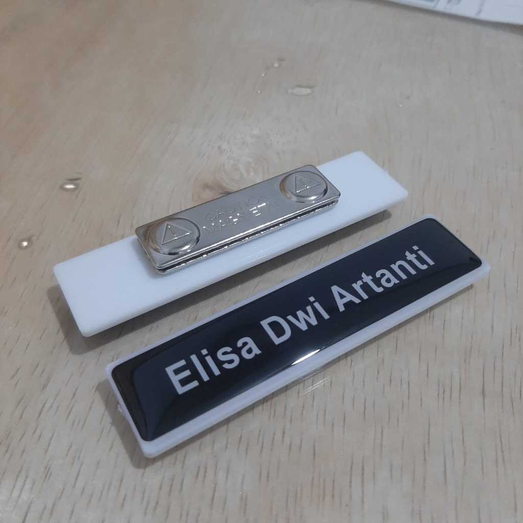 

Nametag Akrilik Peniti Magnet