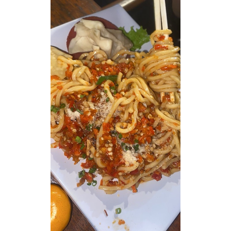 

MIE JEBEWW INSTAN PEDASS FROZEN FOOD