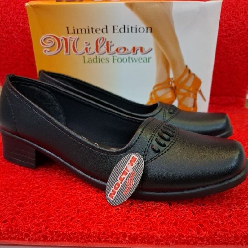 SEPATU MILTON