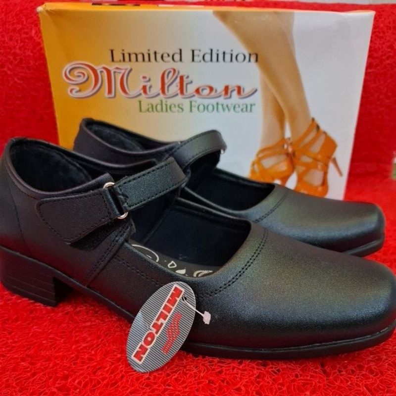 SEPATU MILTON