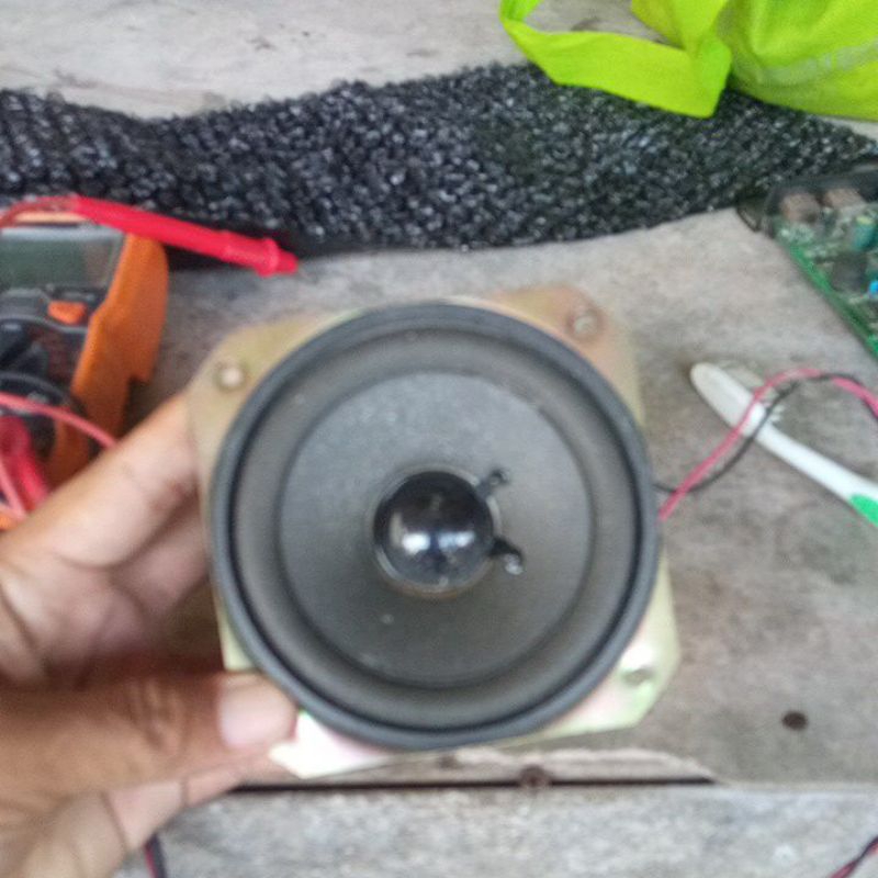 subwofer spiker bekas tv Polytron tabung