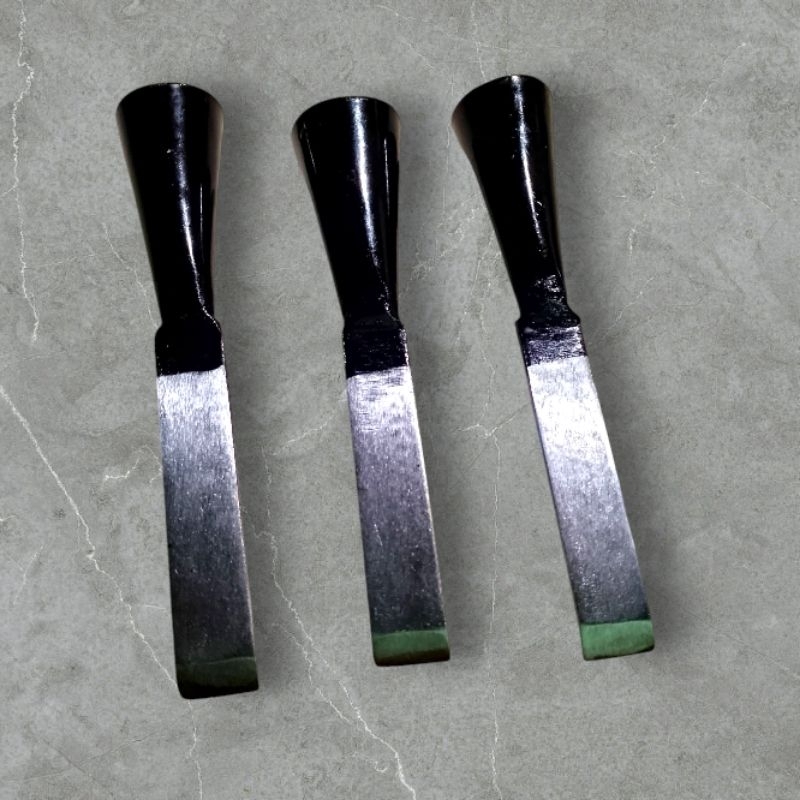 tatah pahat//tatah kayu//tatah bobok//tatah baja UK 2cm